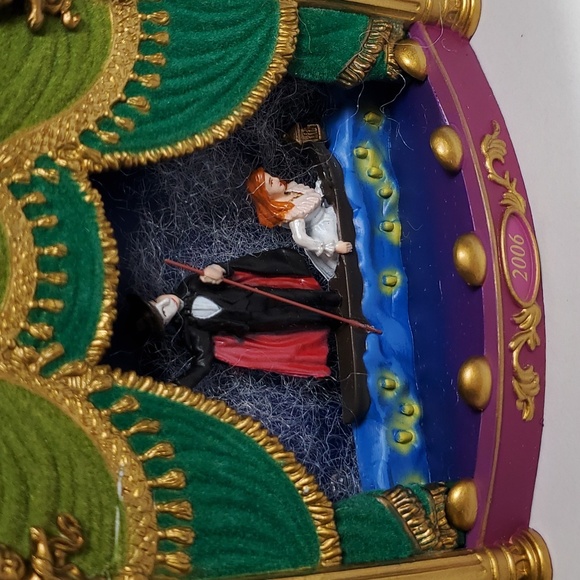 Carlton Cards "Phanthom of the Opera" Ornament - Picture 4 of 8